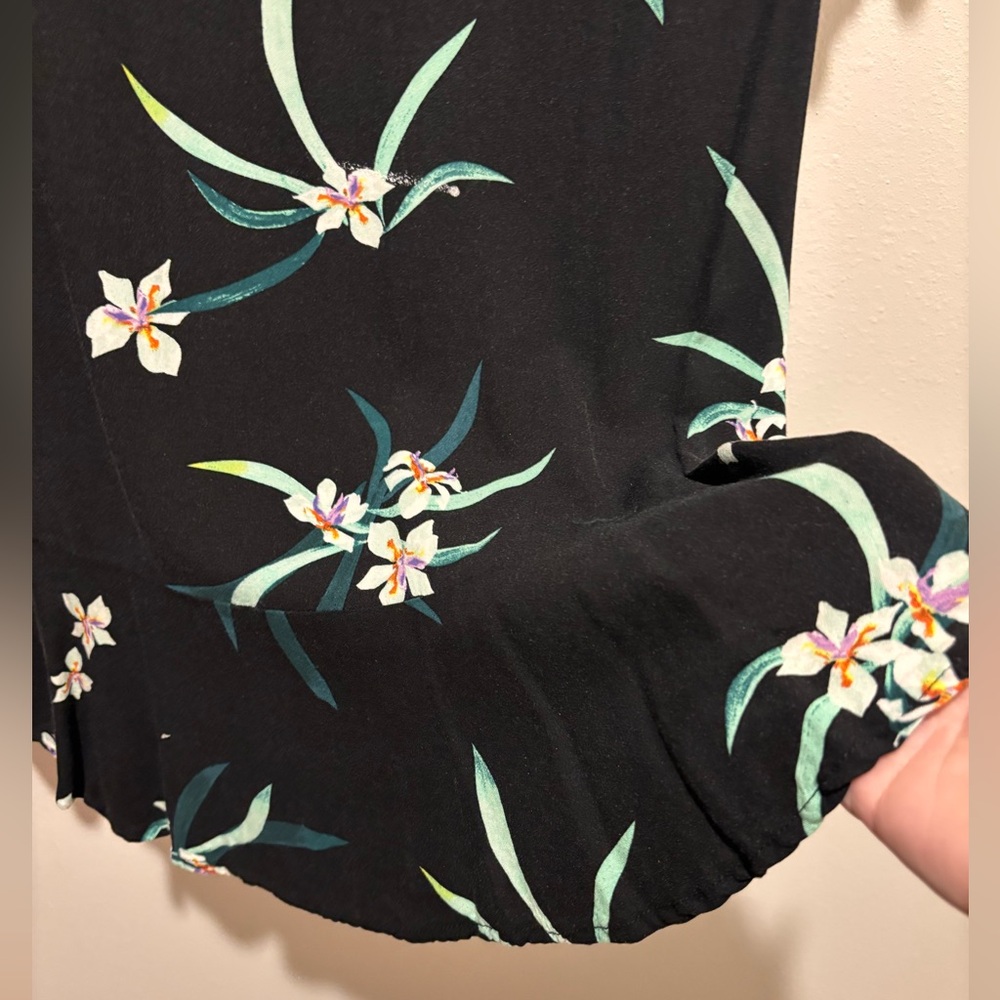 Cotton On Black Floral V-Neck dress - Picture 3 of 5